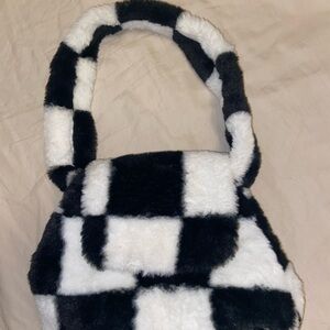 black & white handbag!